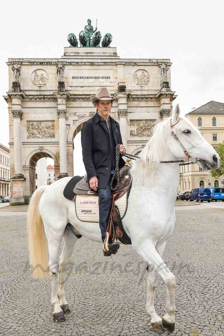 kevin bacon un vaquero en paris