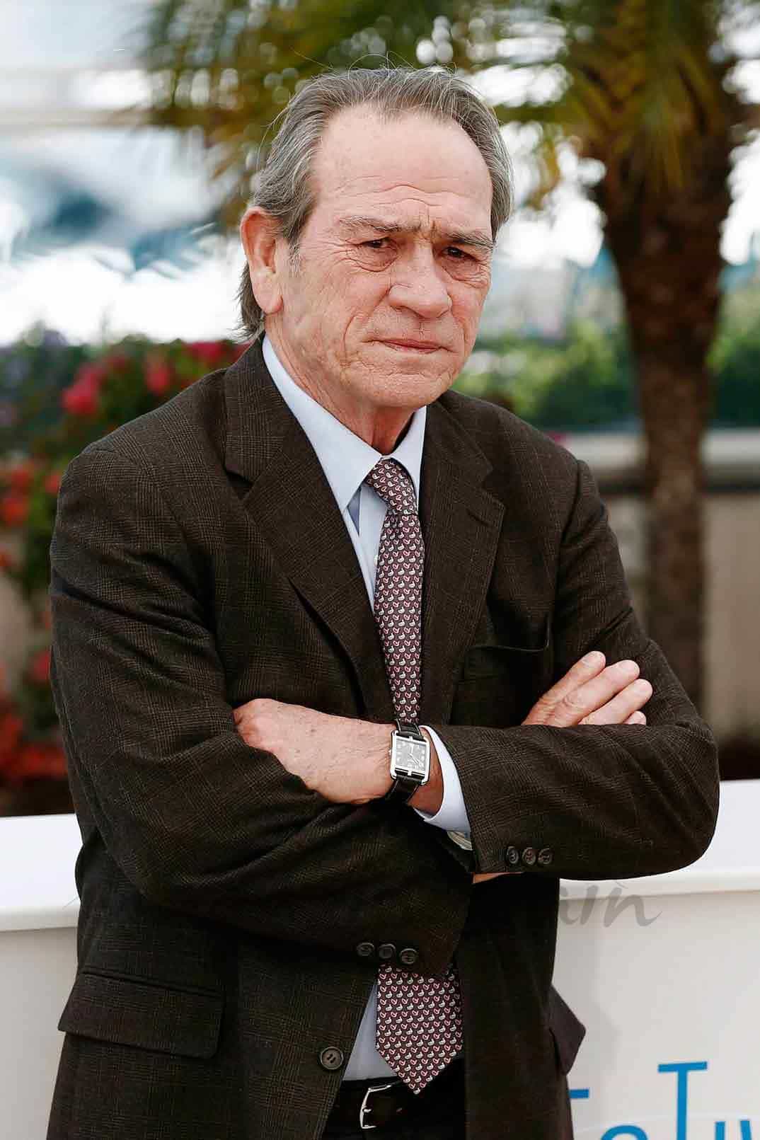 tommy lee Jones estara en bourne 5