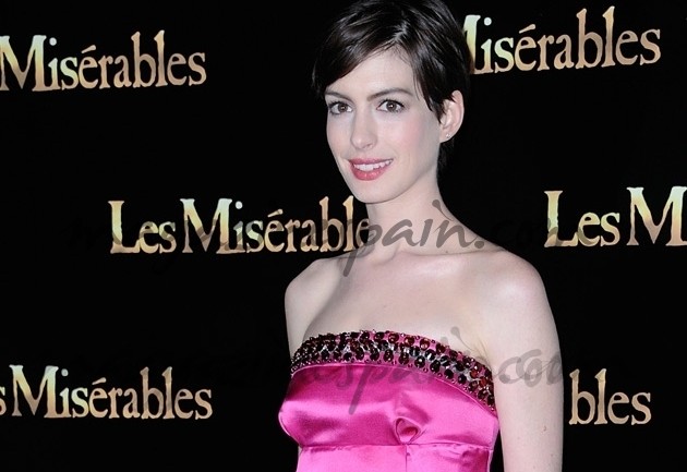 Anne Hathaway conquista París