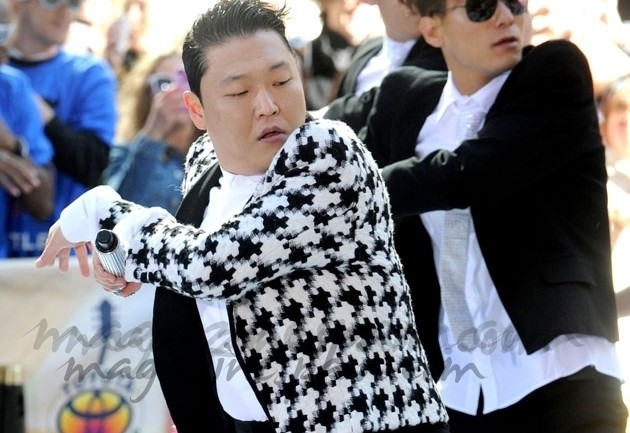 PSY se convierte en personaje ilustre