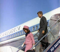 Presidente Kennedy y la primera dama Jacqueline Kennedy Air Force One