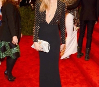 Cara-Delevingne-wearing-Burberry-to-the-MET-Gala-6th-May-2013-