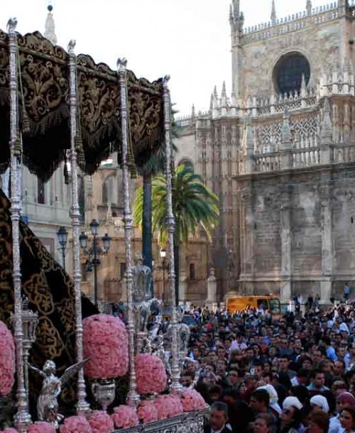 La Semana Santa de Sevilla, un viaje a través de los siglos