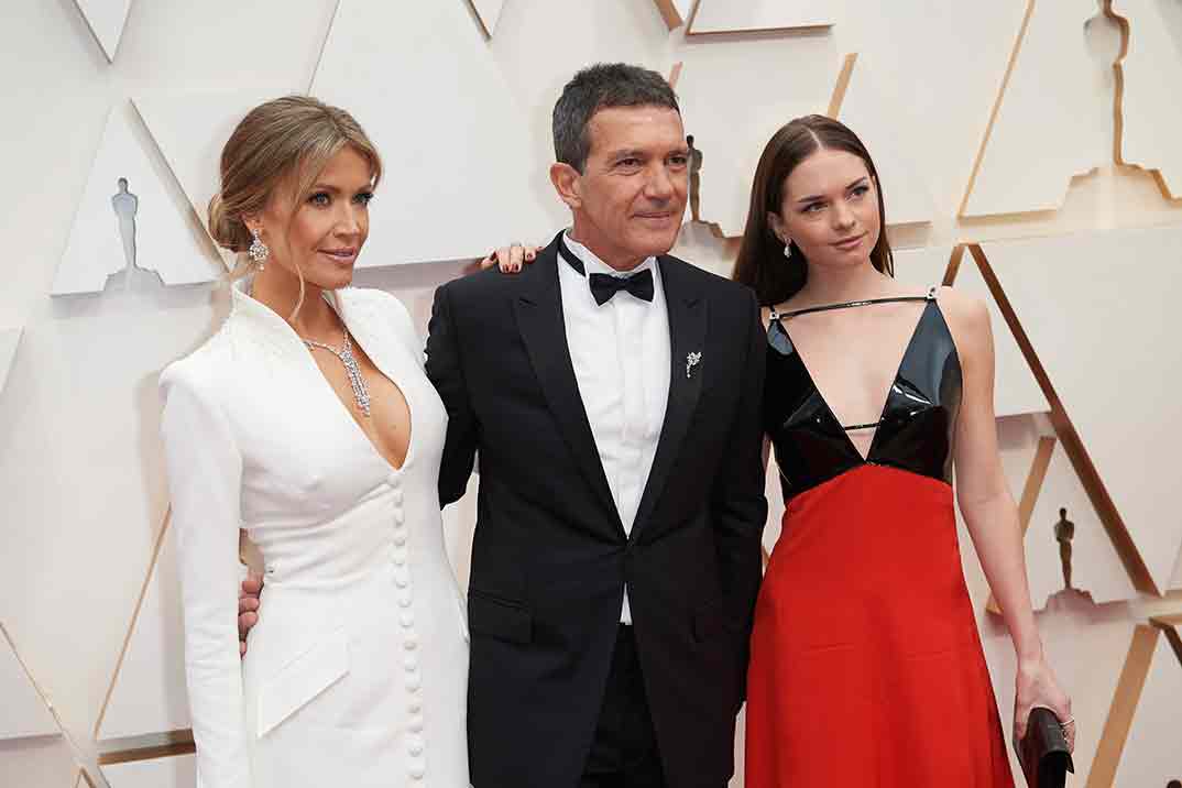 El espectacular debut de Stella Banderas sobre la alfombra roja de los Oscar