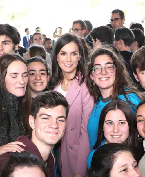 La reina Letizia se adelanta a la primavera