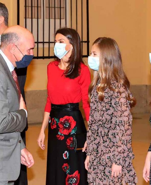 Los estilismos de la reina Letizia y sus hijas para asistir a la reunión del Patronato de la Fundación Princesa de Girona
