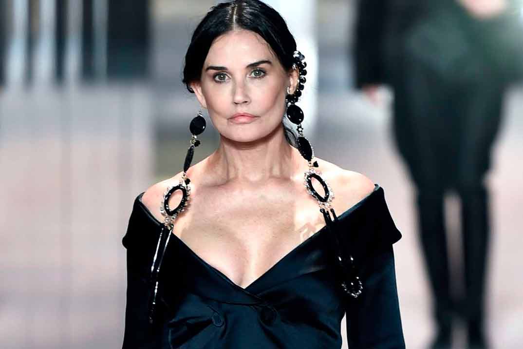 Demi Moore irreconocible… ¿qué se ha hecho en la cara?