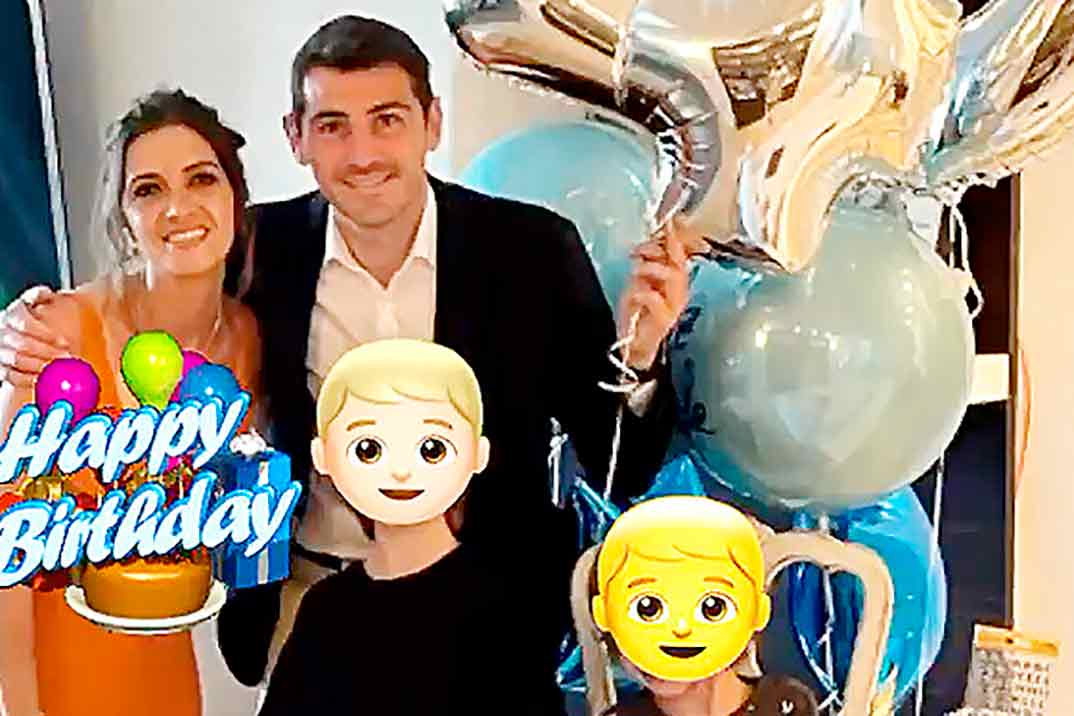 Iker Casillas y Sara Carbonero con sus hijos © Instagram