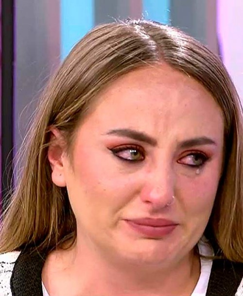 Rocío Flores responde llorando a Rocío Carrasco: “La puerta con mi madre está cerrada”