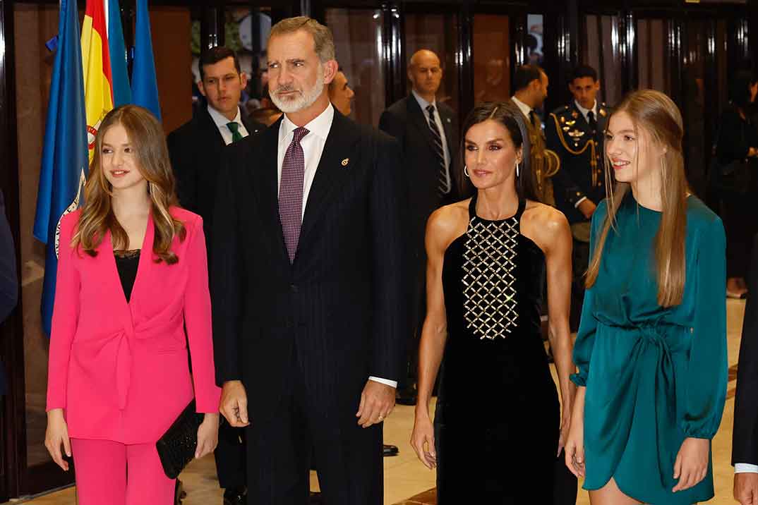 Los looks de la reina Letizia y sus hijas en el concierto previo a los