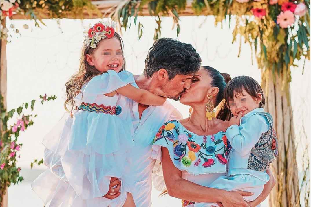 Felipe López y Mireia Canalda con sus dos hijos © Redes Sociales