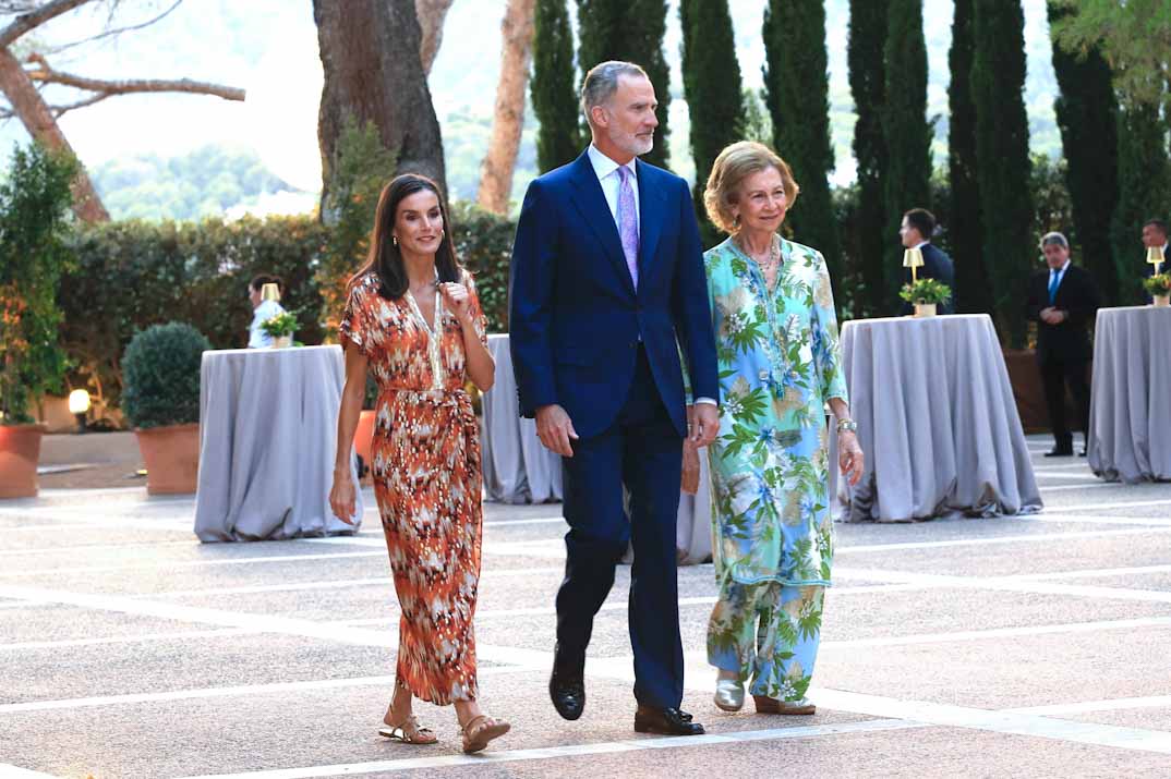 El vestido midi estampado que ha lucido la reina Letizia en la recepción de Marivent