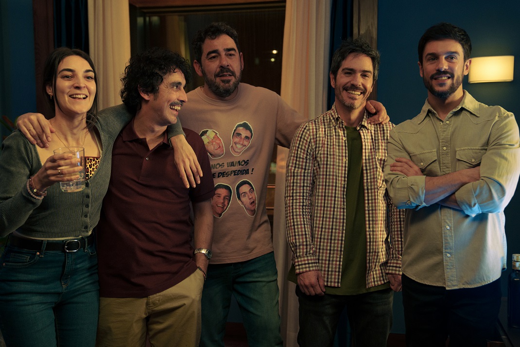 “Hotel Bitcoin” con Alejo Sauras y Marta Hazas – Estreno en cines