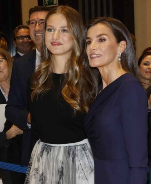 La reina Letizia luce un vestido alquilado para el concierto de los premios Princesa de Asturias