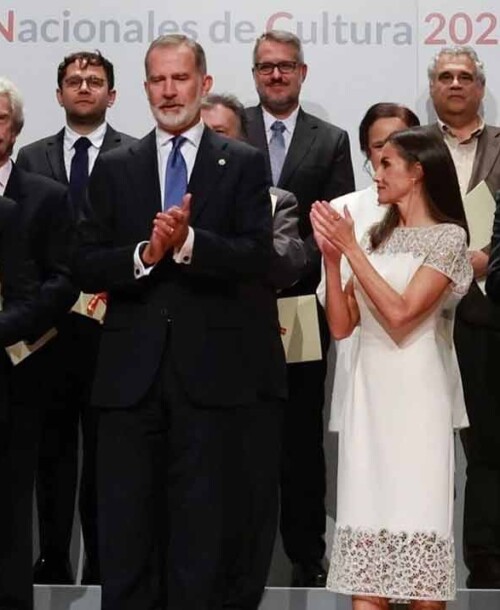 La reina Letizia vuelve a brillar con su estilismo y rescata un vestido para los Premios Nacionales de Cultura