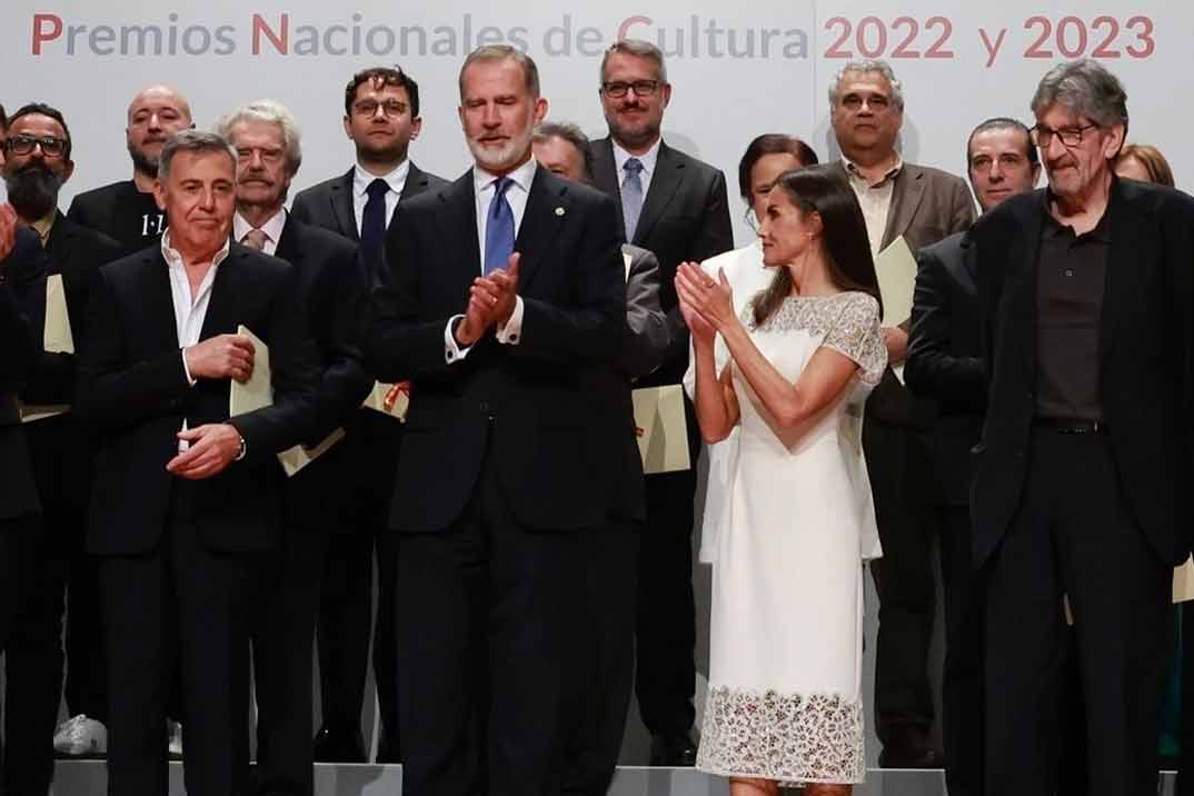 La reina Letizia vuelve a brillar con su estilismo y rescata un vestido para los Premios Nacionales de Cultura