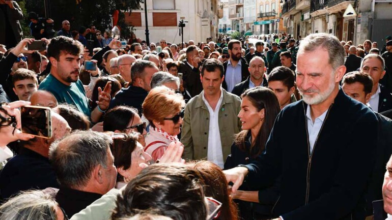 Don Felipe y Doña Letizia han cumplido su promesa y han regresado a Chiva, tras la devastadora DANA