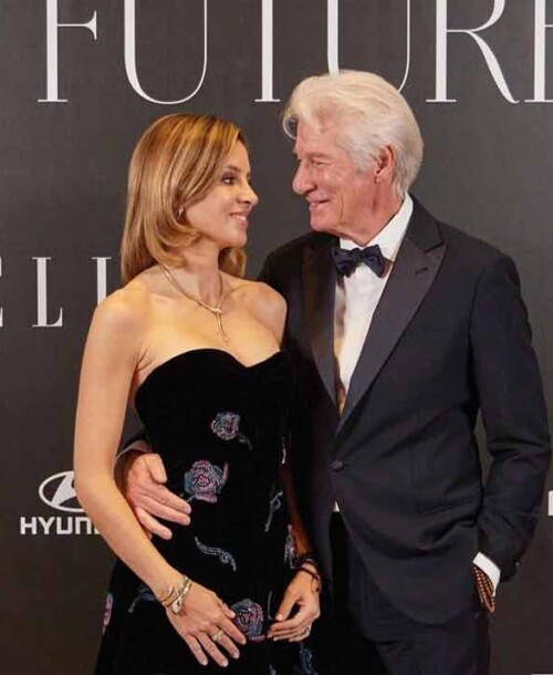 Richard Gere, y su mujer, Alejandra Silva, muy cómplices en la gala de los ‘Elle Eco Awards’