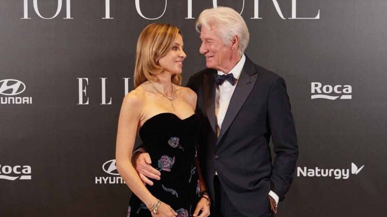 Richard Gere, y su mujer, Alejandra Silva, muy cómplices en la gala de los ‘Elle Eco Awards’