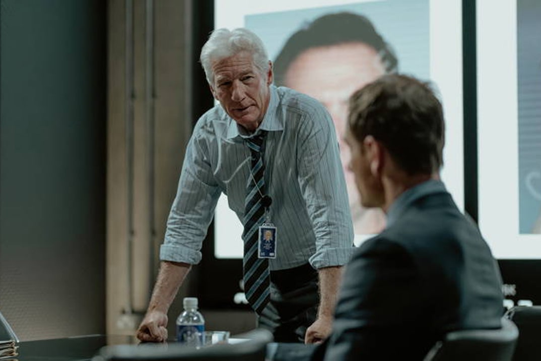 Michael Fassbender y Richard Gere protagonizan la serie ‘The Agency’ – Tráiler y fecha de estreno en España