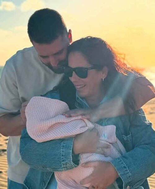 La pequeña Alma, la hija de Anabel Pantoja, recibe el alta tras 18 días de su ingreso hospitalario