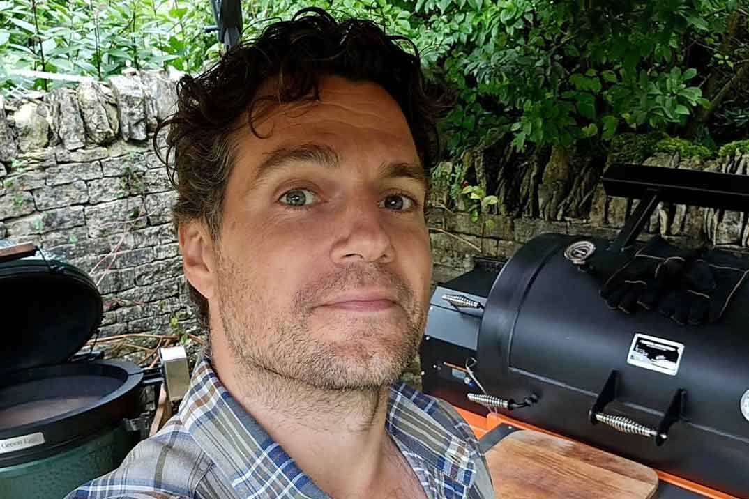 Henry Cavill se convierte en padre y en prometido a la vez con Natalie Viscuso