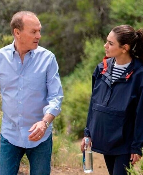 Michael Keaton y Mila Kunis protagonizan la comedia dramática ‘Con el agua al cuello’ – Estreno en cines