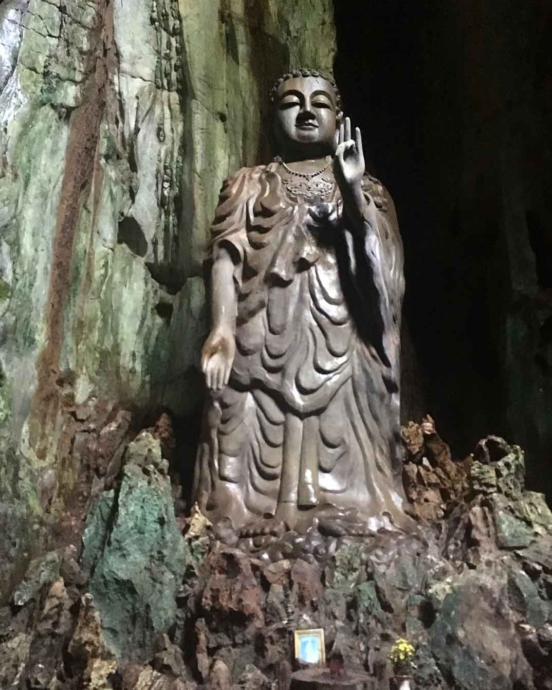 Budha en cueva Tang Chon