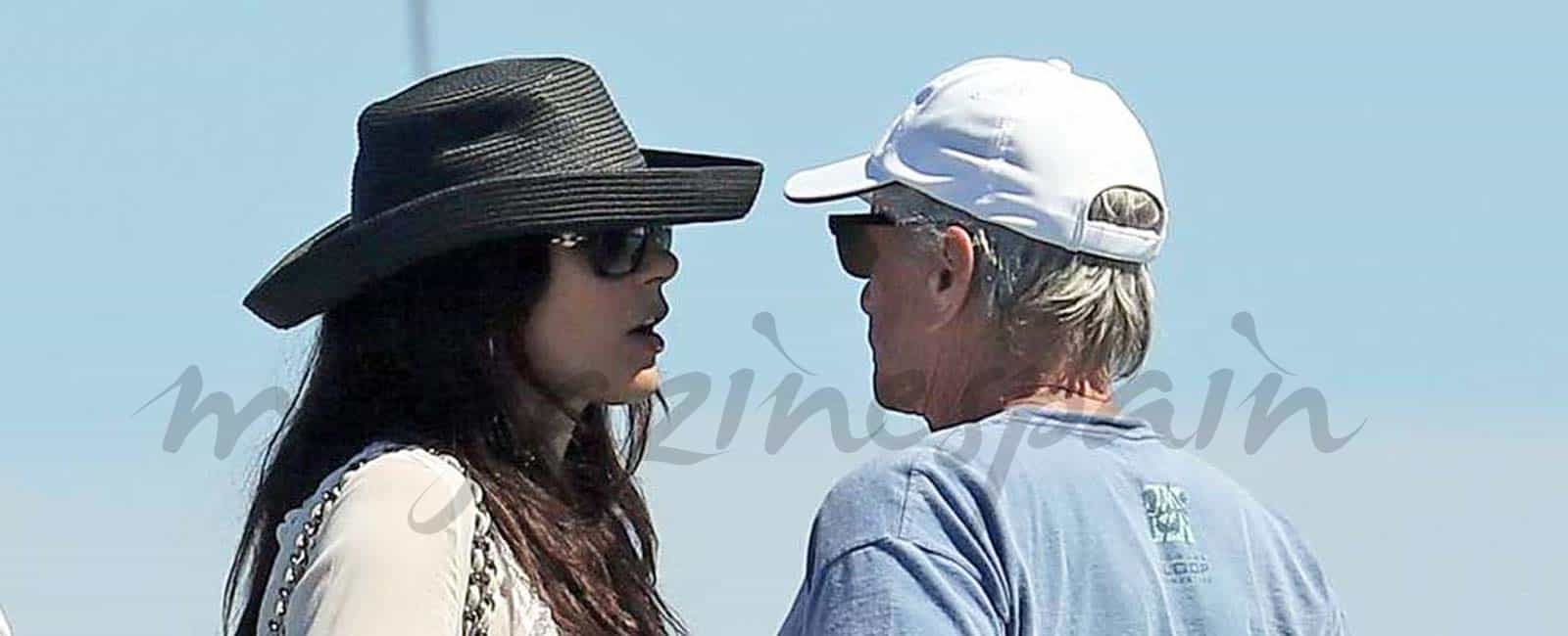 Michael Douglas y Catherine Zeta Jones, románticas vacaciones en Saint Tropez